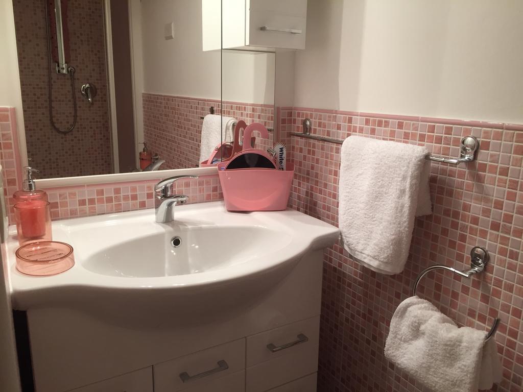 B&B L'Aurora Viola Carbonia Habitación foto
