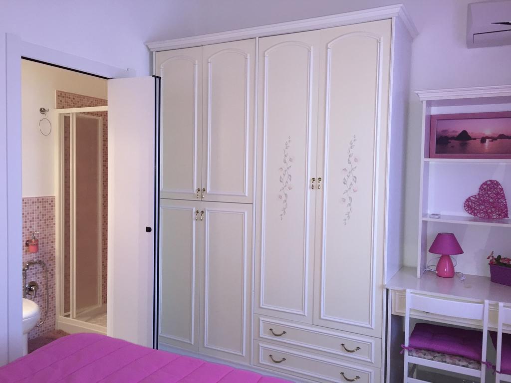 B&B L'Aurora Viola Carbonia Habitación foto