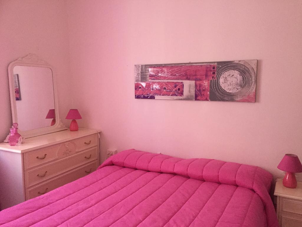 B&B L'Aurora Viola Carbonia Habitación foto