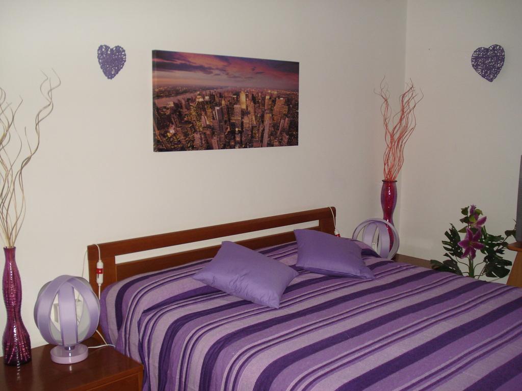 B&B L'Aurora Viola Carbonia Habitación foto