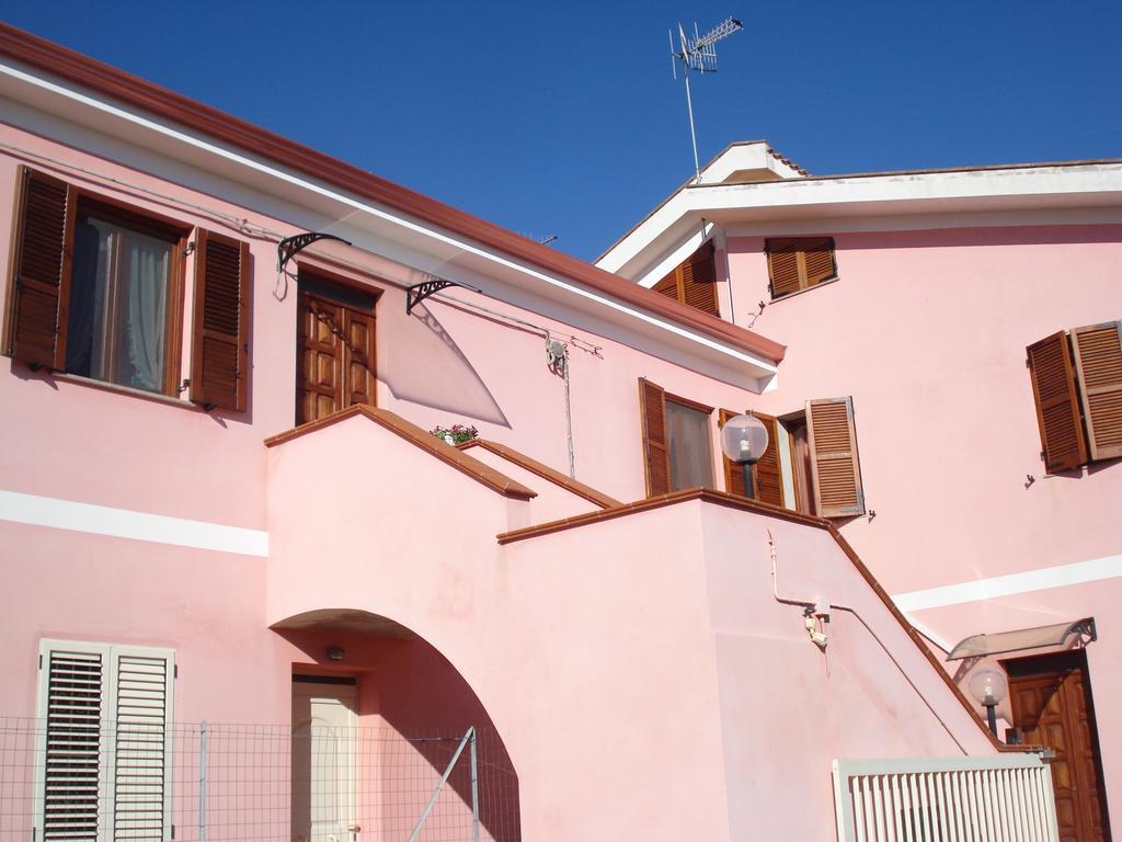 B&B L'Aurora Viola Carbonia Exterior foto