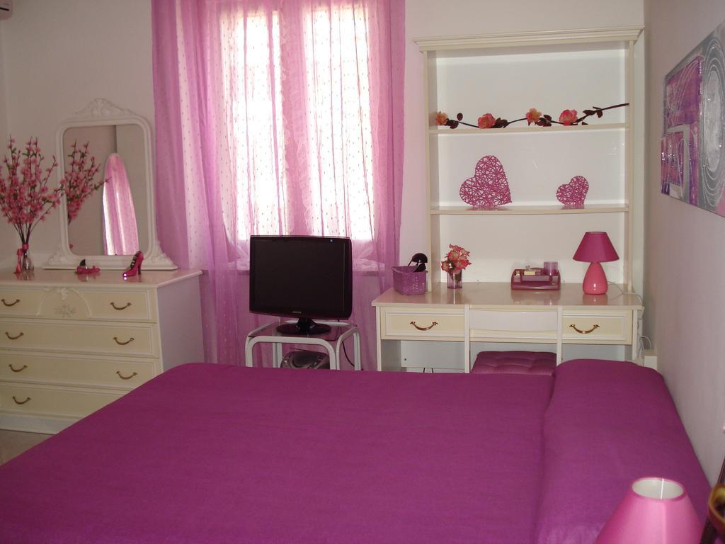 B&B L'Aurora Viola Carbonia Habitación foto