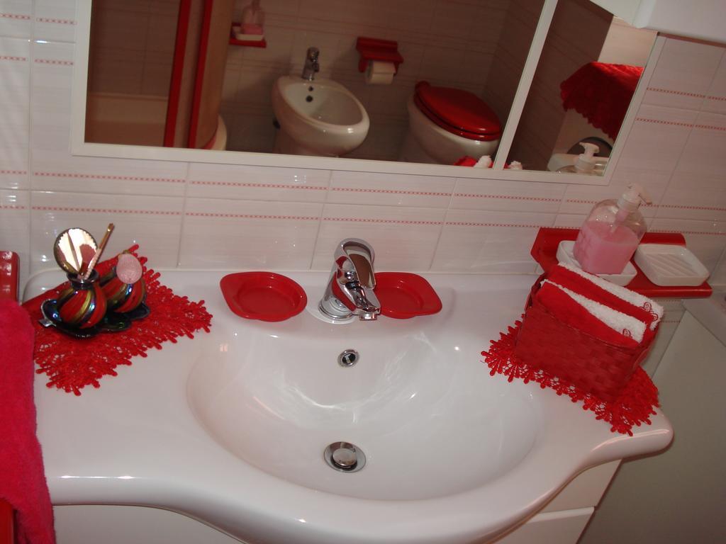 B&B L'Aurora Viola Carbonia Habitación foto