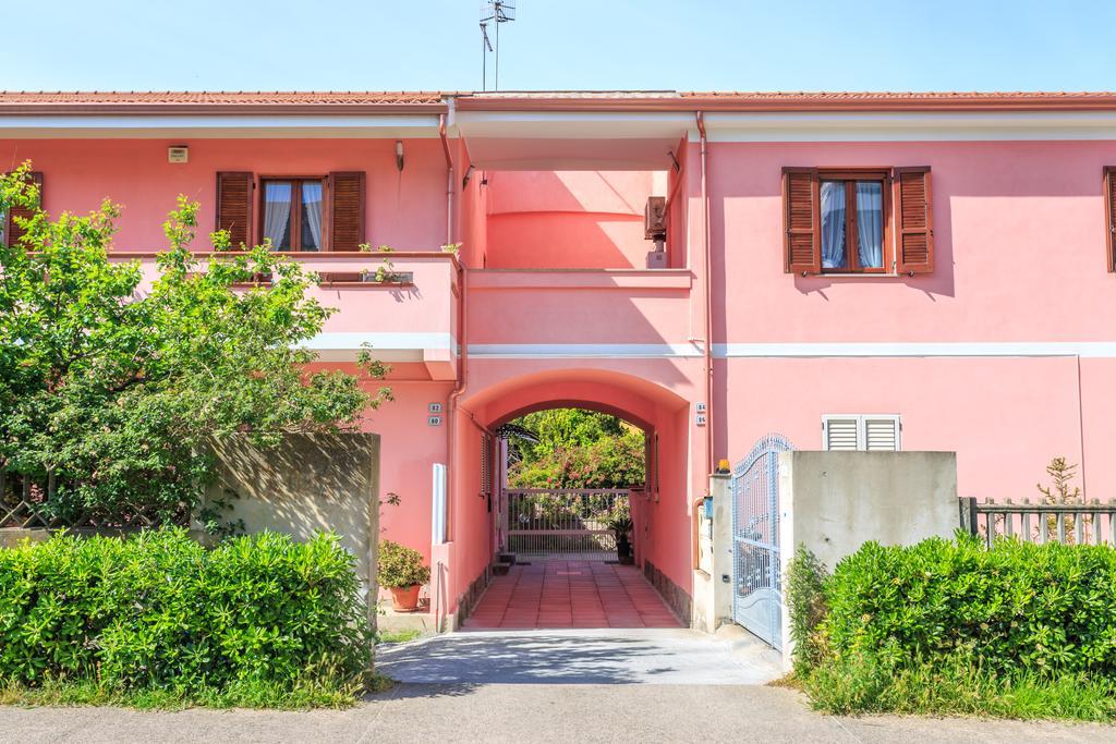 B&B L'Aurora Viola Carbonia Exterior foto