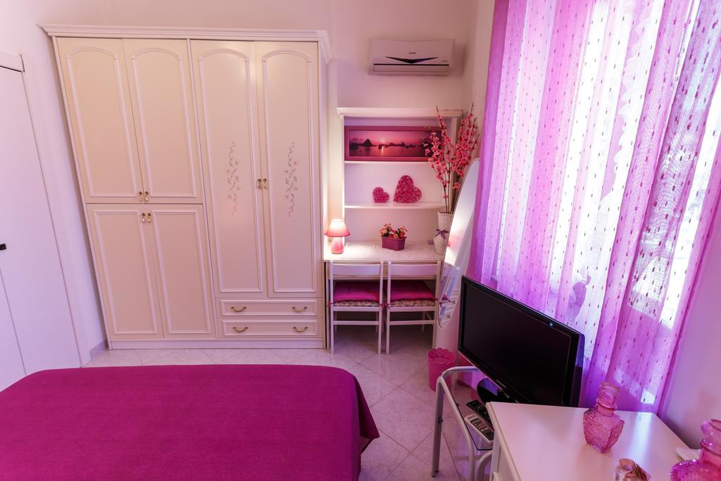 B&B L'Aurora Viola Carbonia Exterior foto