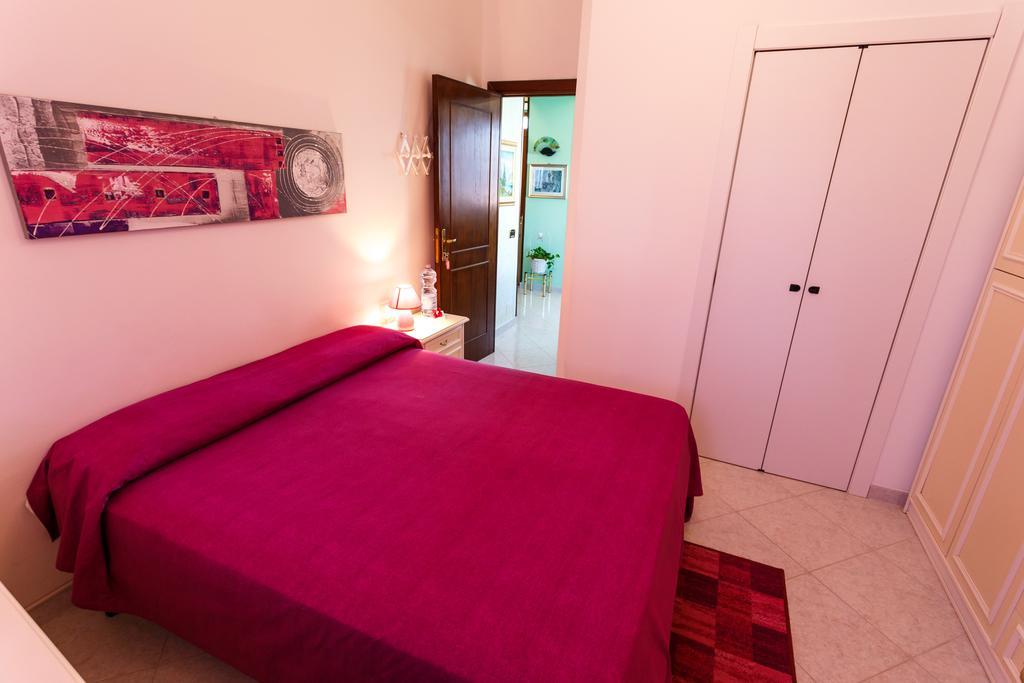 B&B L'Aurora Viola Carbonia Exterior foto