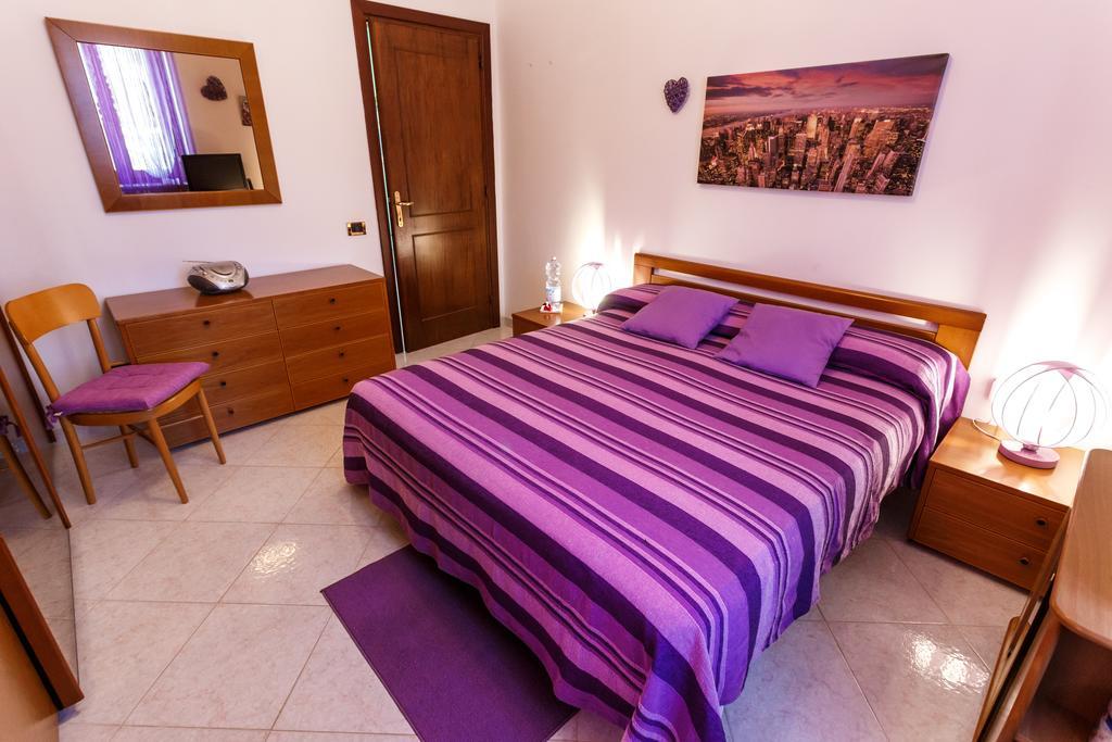 B&B L'Aurora Viola Carbonia Exterior foto