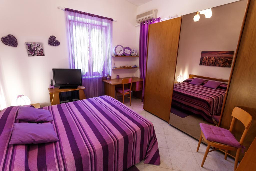 B&B L'Aurora Viola Carbonia Exterior foto
