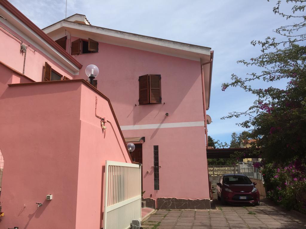 B&B L'Aurora Viola Carbonia Exterior foto