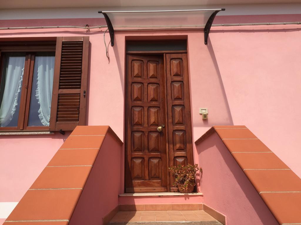 B&B L'Aurora Viola Carbonia Exterior foto